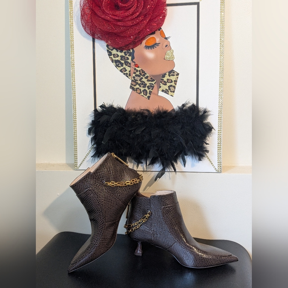 Louise et CIE NWOB Lo - Fleta Leather Kitten Heel Chain Booties